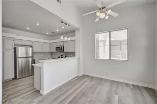 Photo #4: 2691530 Listing