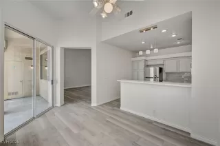 Photo #5: 2691530 Listing