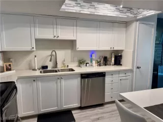 Photo #5: 2691550 Listing