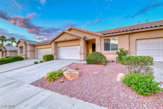 MLS: 2691594 Condo For Sale