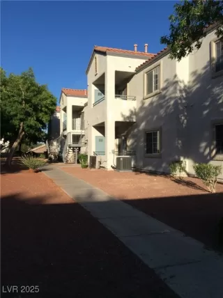 Photo #5: 2691644 Listing