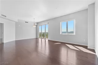 Photo #2: 2691649 Listing 