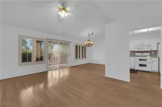 Photo #6: 2691657 Listing