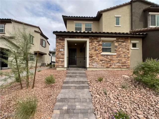 MLS: 2691664 Condo For Sale