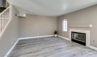 Photo #4: 2691705 Listing