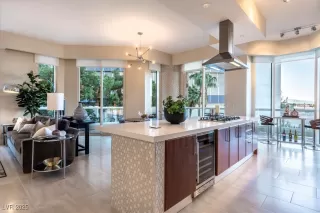 Photo #1: 2691720 Listing 