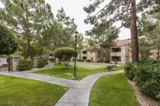 Photo #2: 2691739 Listing