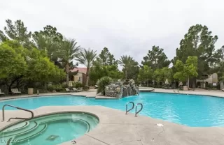 Photo #5: 2691739 Listing