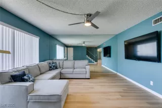 Photo #4: 2691750 Listing