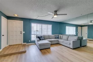 Photo #6: 2691750 Listing