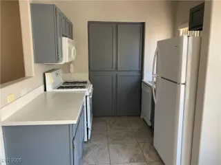 Photo #4: 2691757 Listing