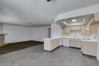 Photo #6: 2691770 Listing