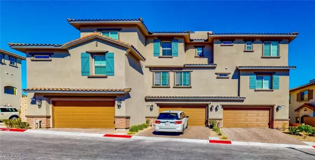 MLS: 2691771 Condo For Sale