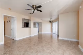 Photo #4: 2691809 Listing