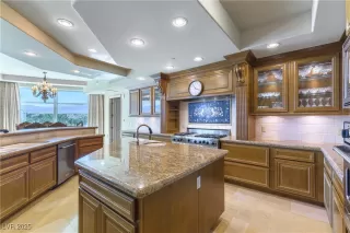 Photo #3: 2691811 Listing 