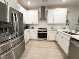 Photo #1: 2691817 Listing 