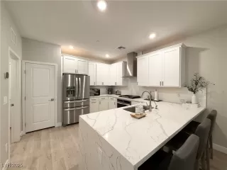 Photo #5: 2691817 Listing 