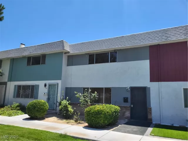 MLS: 2691827 Condo For Sale