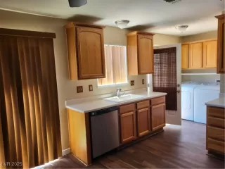 Photo #3: 2691827 Listing