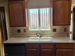 Photo #5: 2691827 Listing