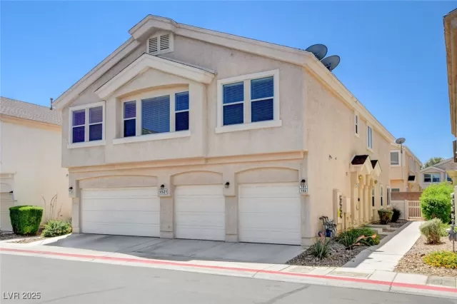 MLS: 2691853 Condo For Sale