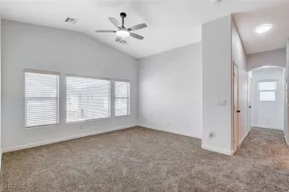 Photo #3: 2691853 Listing