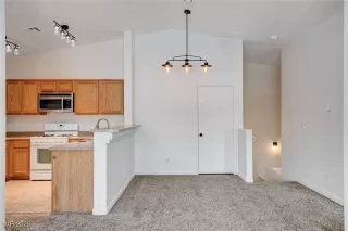 Photo #5: 2691853 Listing