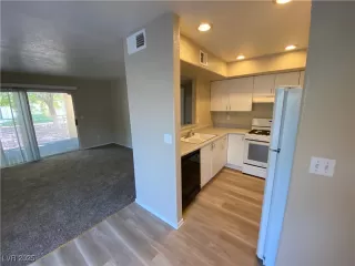 Photo #1: 2691859 Listing 