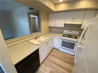 Photo #2: 2691859 Listing 