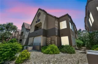 Photo #1: 2691878 Listing