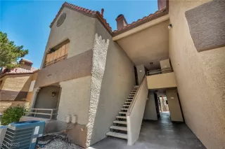 Photo #2: 2691878 Listing