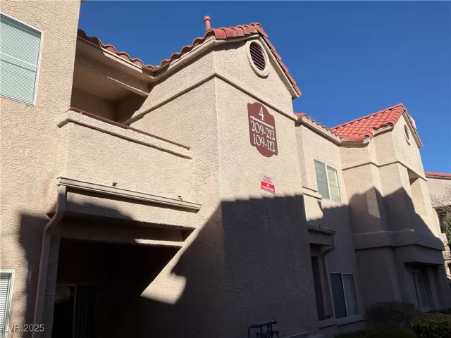 MLS: 2691911 Condo For Sale