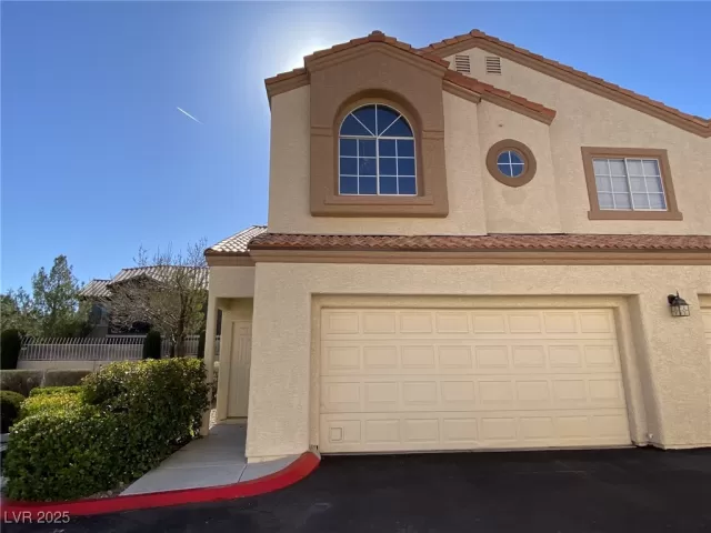 MLS: 2691915 Condo For Sale