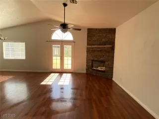 Photo #4: 2691915 Listing 