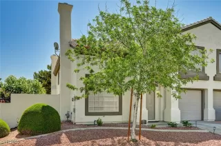 Photo #6: 2691917 Listing