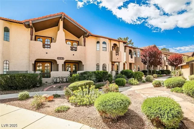 MLS: 2691960 Condo For Sale