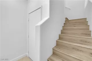 Photo #4: 2692015 Listing