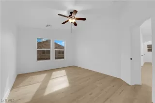 Photo #5: 2692015 Listing