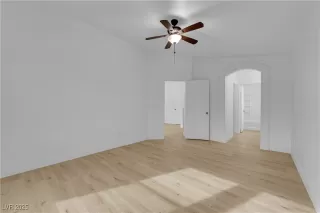 Photo #6: 2692015 Listing