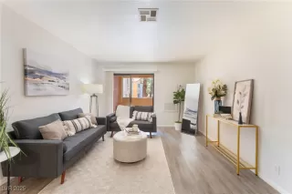 Photo #4: 2692037 Listing