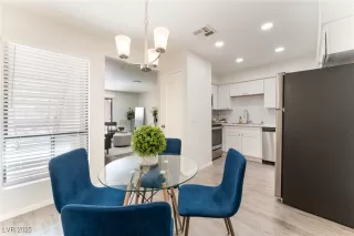 Photo #6: 2692037 Listing