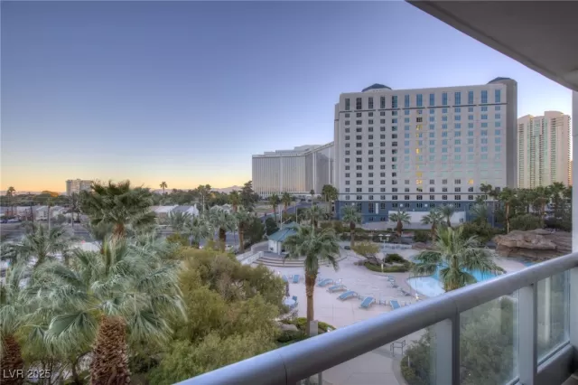 MLS: 2692064 Condo For Sale