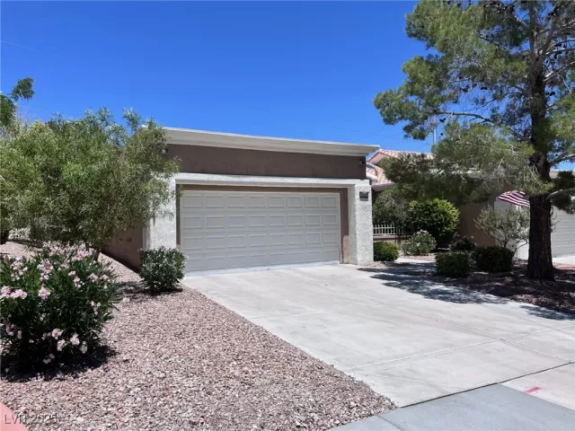 MLS: 2692132 Condo For Sale