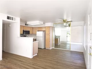 Photo #5: 2692146 Listing