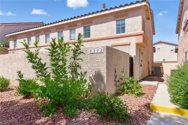 MLS: 2692148 Condo For Sale