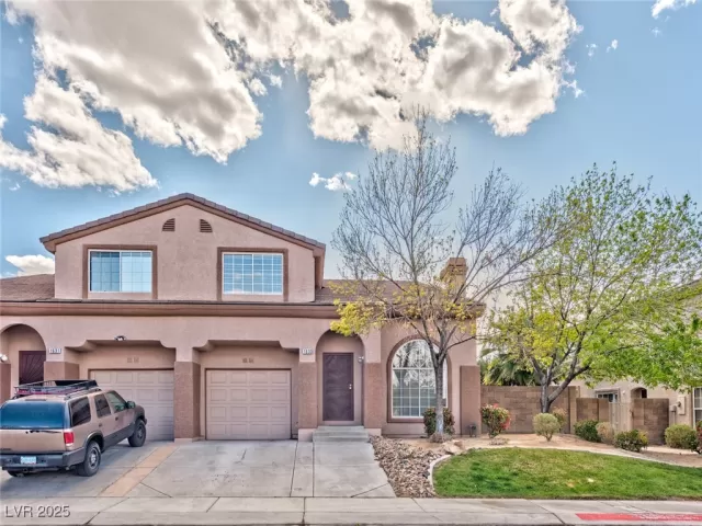 MLS: 2692154 Condo For Sale