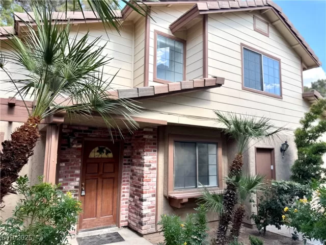 MLS: 2692183 Condo For Sale