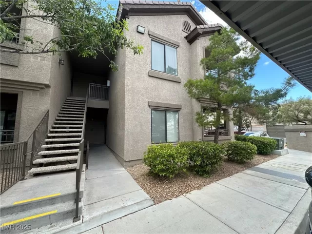MLS: 2692244 Condo For Sale