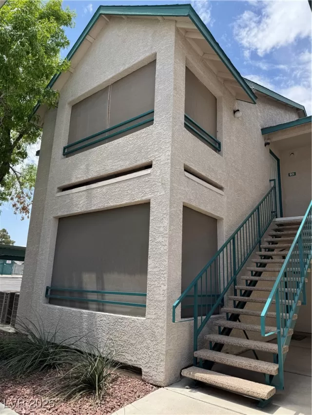 MLS: 2692247 Condo For Sale