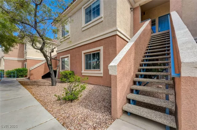 MLS: 2692248 Condo For Sale